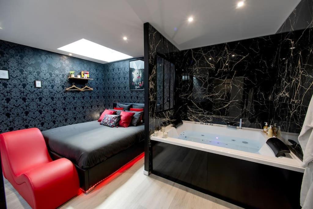 * Love Room Jacuzzi * Aubie-et-Espessas Zewnętrze zdjęcie